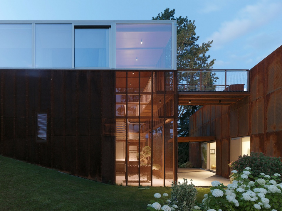 deconstructed house by innocad architecture