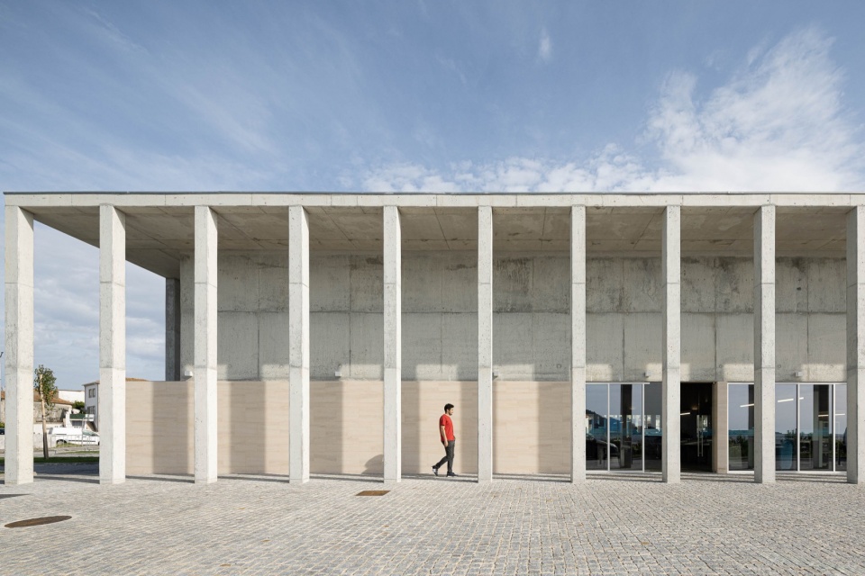 MERCADO CAMINHA Loftspace and Tiago Sousa Arquiteto vml