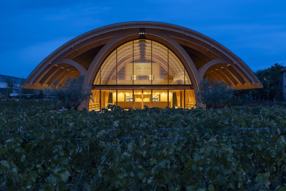 extension of bodegas faustino winery by foster partners