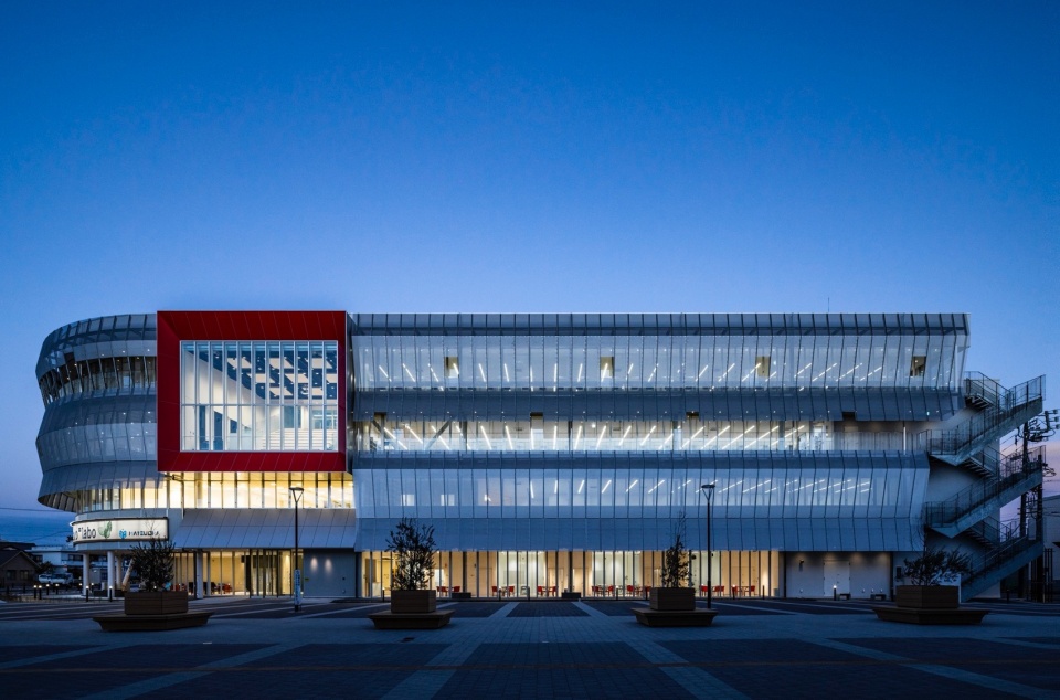 Konan City Hotei Station East Complex Public Facility toko toko labo by MIKAMI Architects