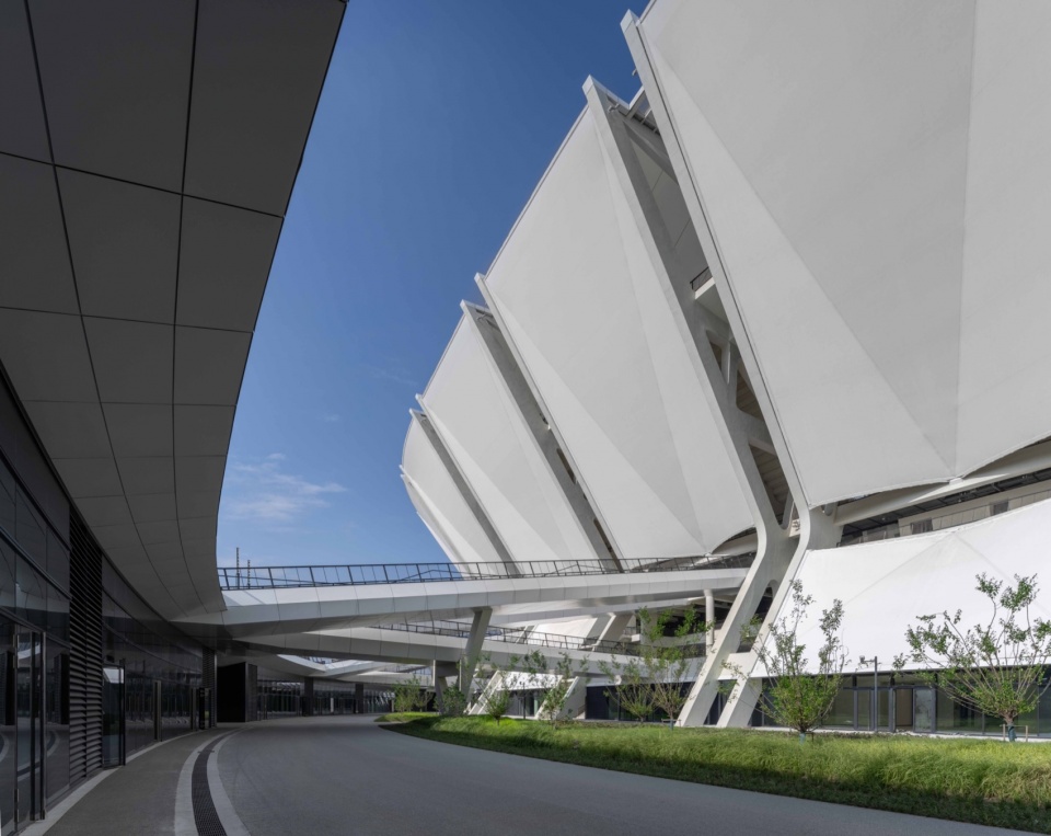 Kunshan Olympic Sports Center by gmp