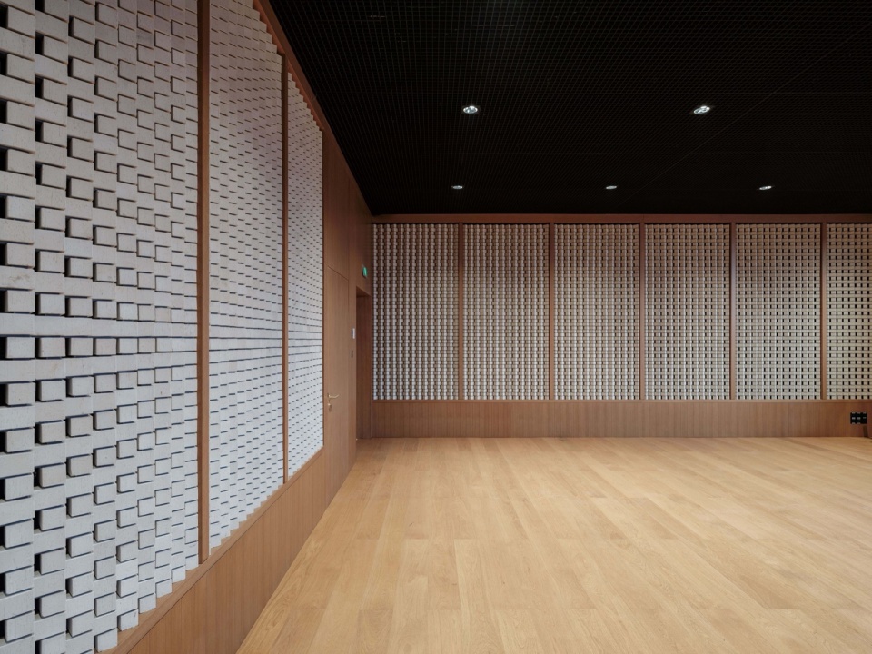 cultural arena new bund 31 performing arts center by nerihu design and research office