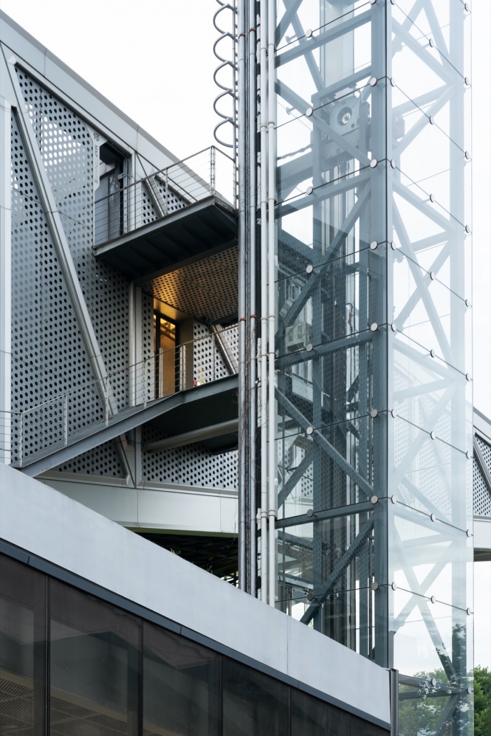 Jingdezhen Taoxichuan Cloud Engine Energy Center China by XING DESIGN