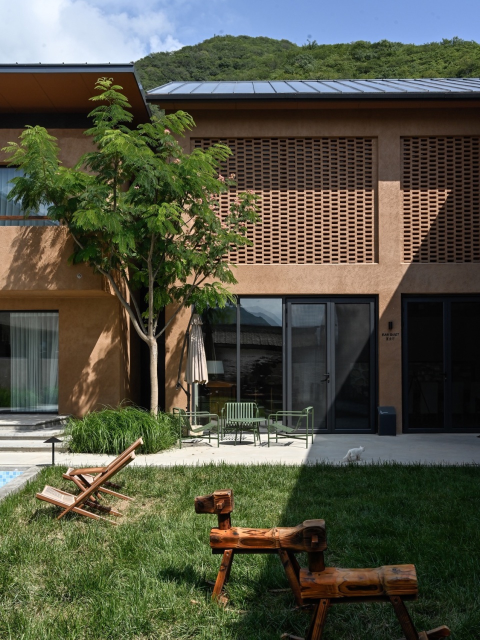 Rareyard Liushigang Homestay