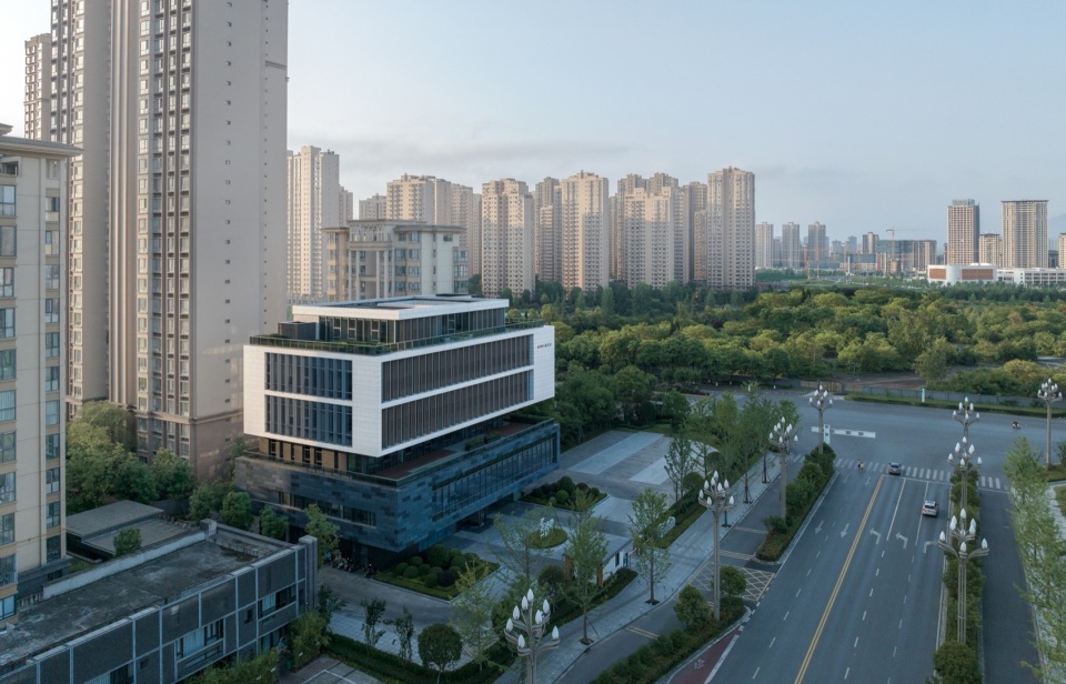 Xintianhan Innovation Center Hanzhong Shanxi by YJDesign