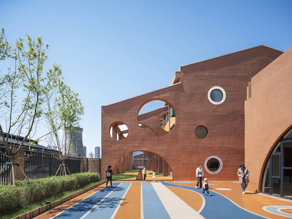 the kindergarten next to the old warehouses