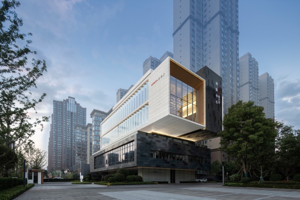 Xintianhan Innovation Center Hanzhong Shanxi by YJDesign