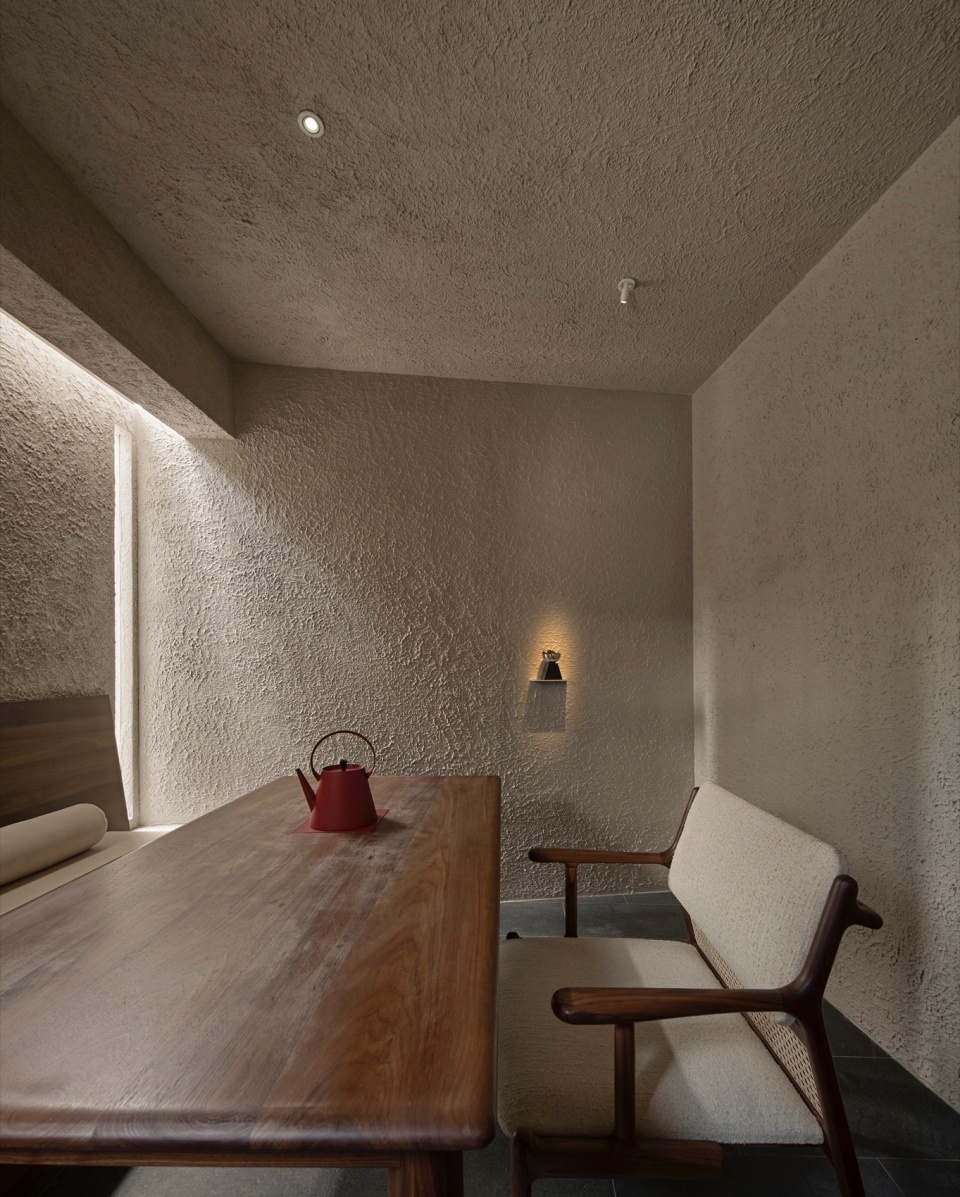 Seventeen Teahouses