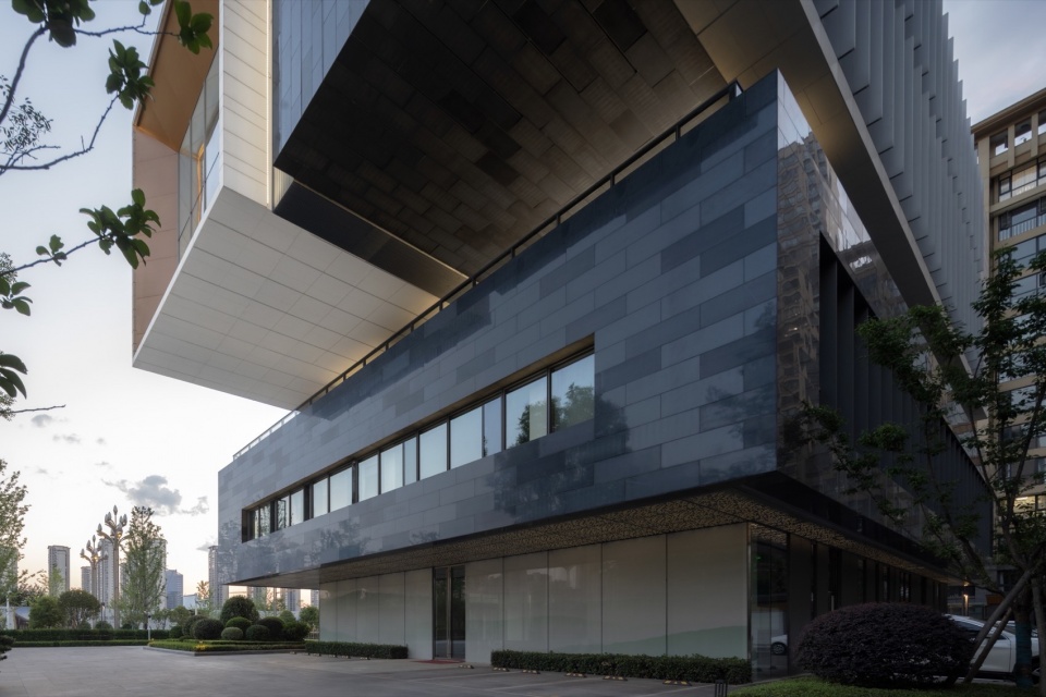 Xintianhan Innovation Center Hanzhong Shanxi by YJDesign