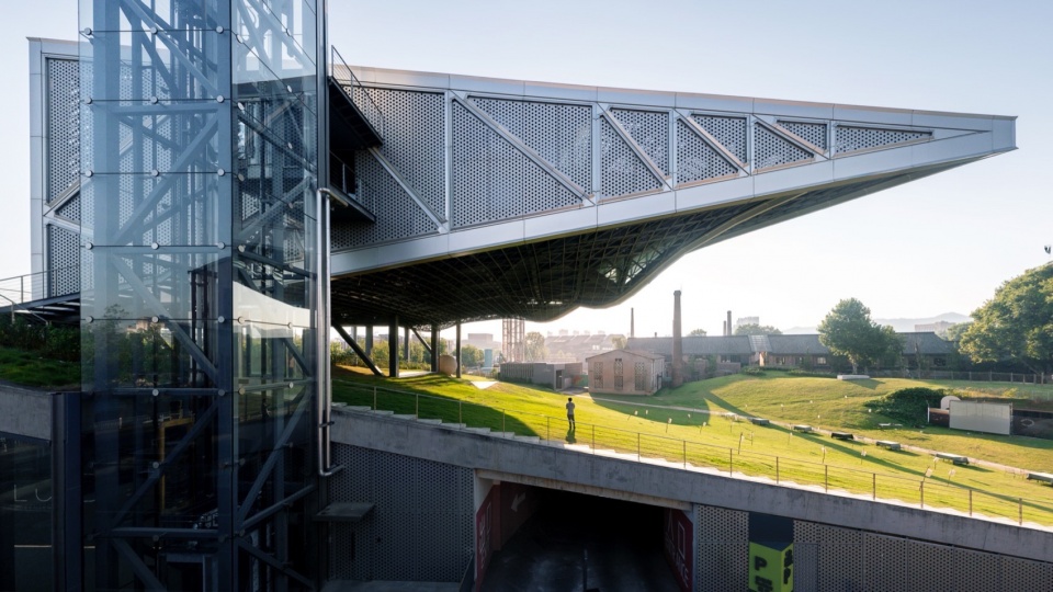 Jingdezhen Taoxichuan Cloud Engine Energy Center China by XING DESIGN