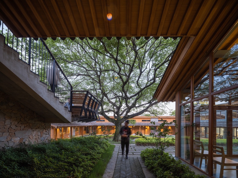 Renovation of abandoned rural primary schools