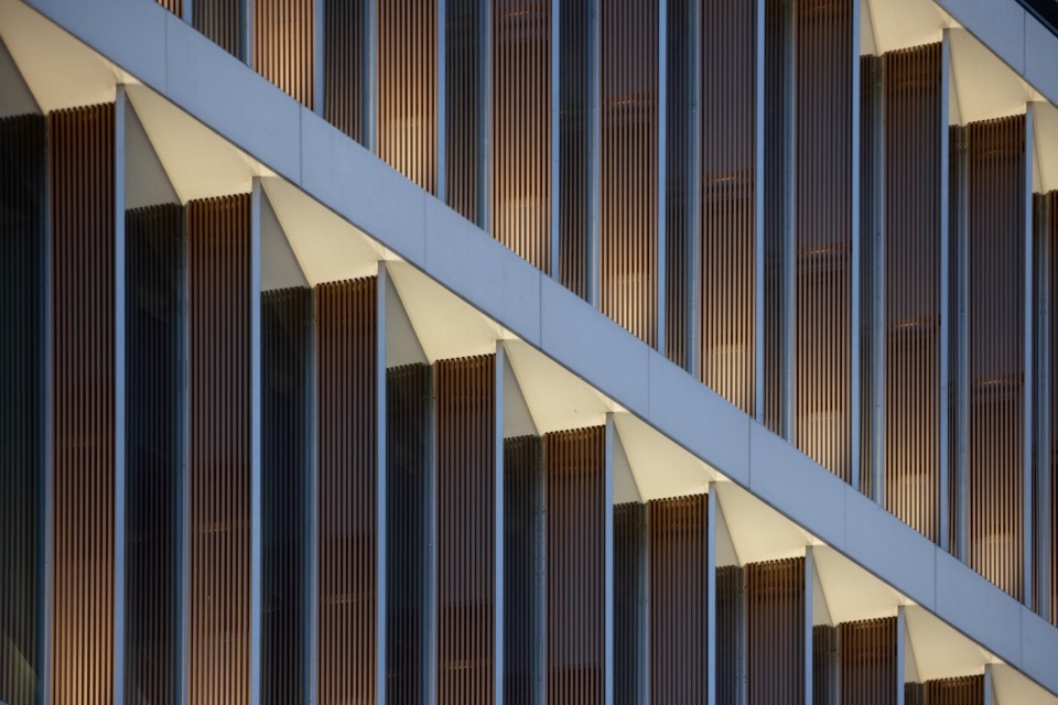 Xintianhan Innovation Center Hanzhong Shanxi by YJDesign