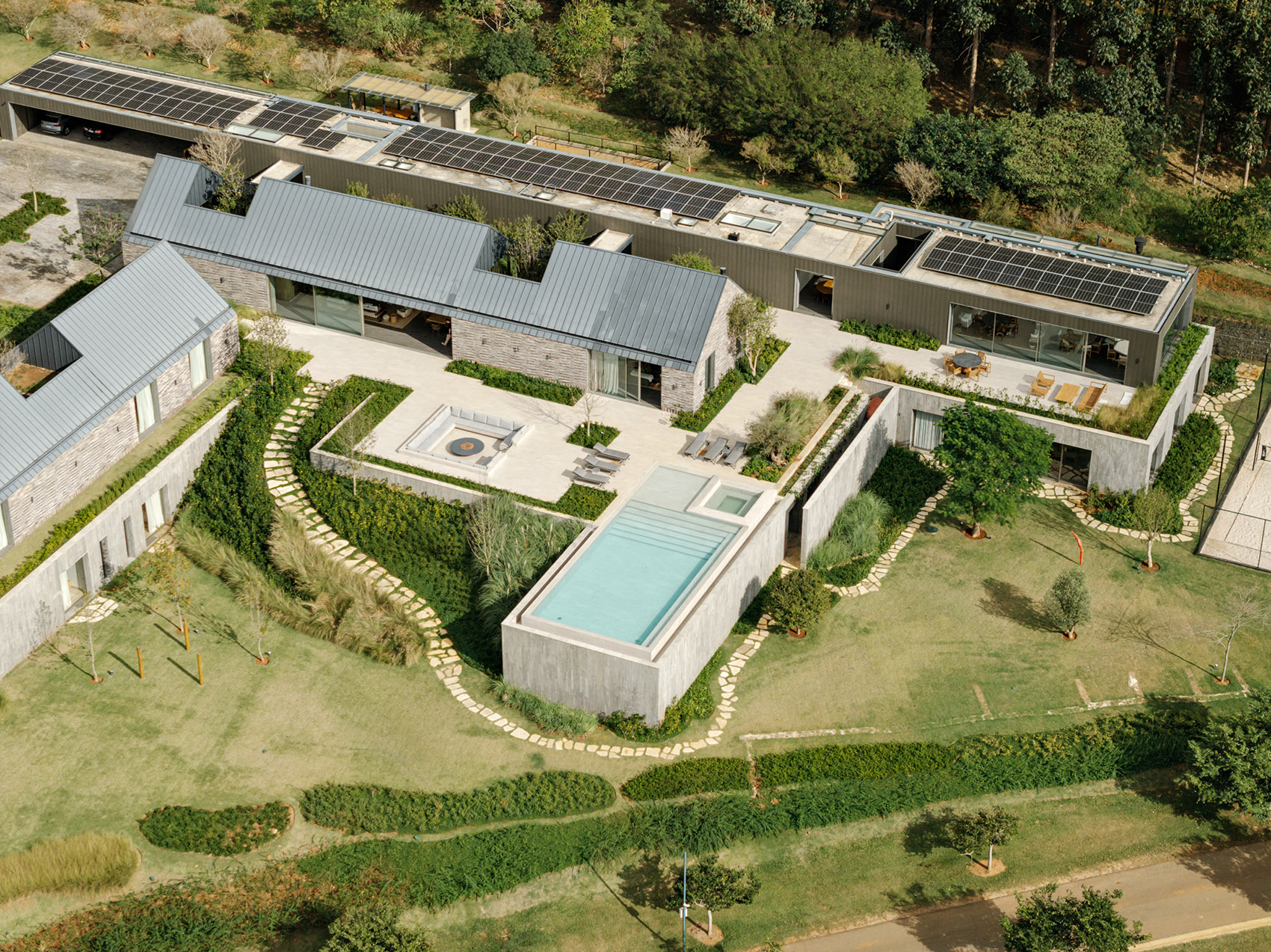 CCB House by Kiko Salomão + Tanaka Architects - 谷德设计网
