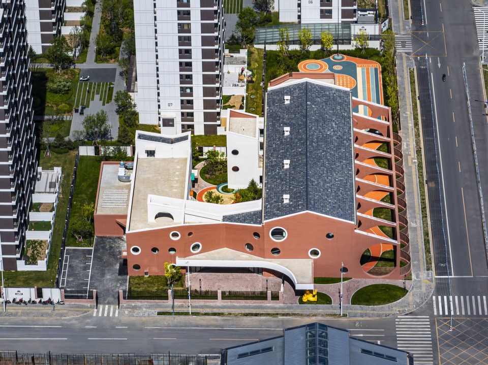 the kindergarten next to the old warehouses