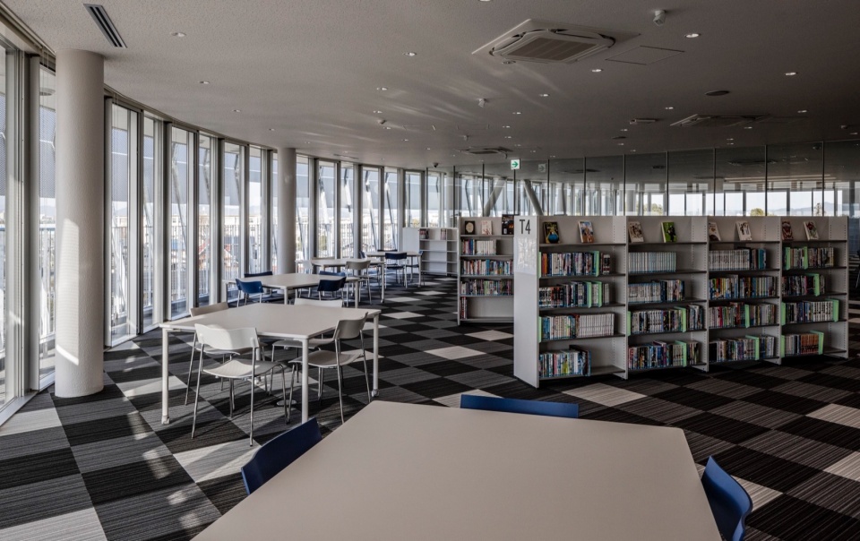 Konan City Hotei Station East Complex Public Facility toko toko labo by MIKAMI Architects