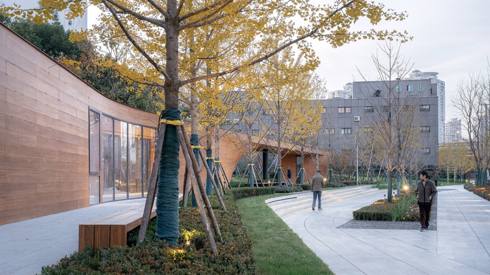 caoxi road pocket park shanghai by viascape design