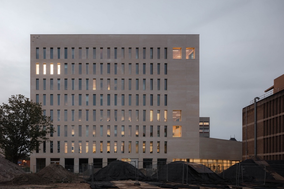 Education Centre University of Groningen by KAAN Architecten