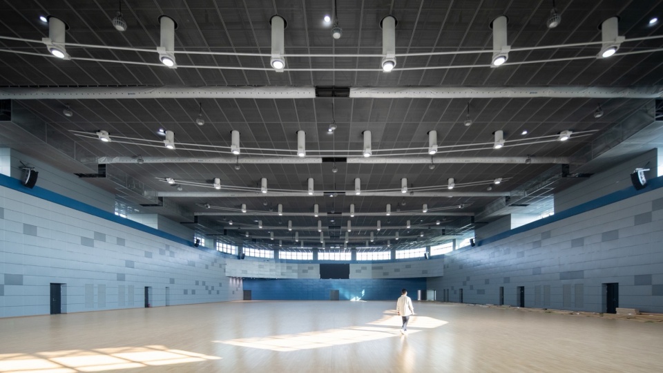 Qingdao Youth Football Stadium by CSWADI
