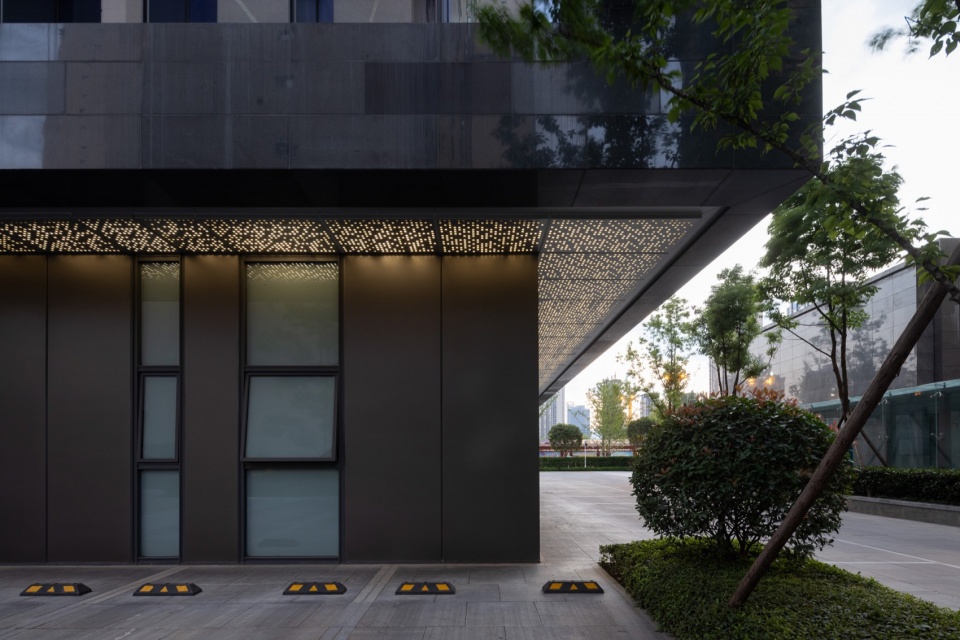 Xintianhan Innovation Center Hanzhong Shanxi by YJDesign