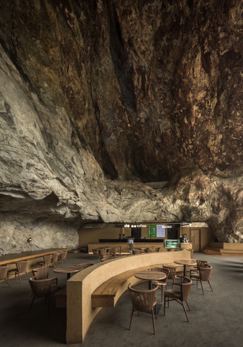Revival and Renewal of Business Models in Yandang Mountain Scenic Area