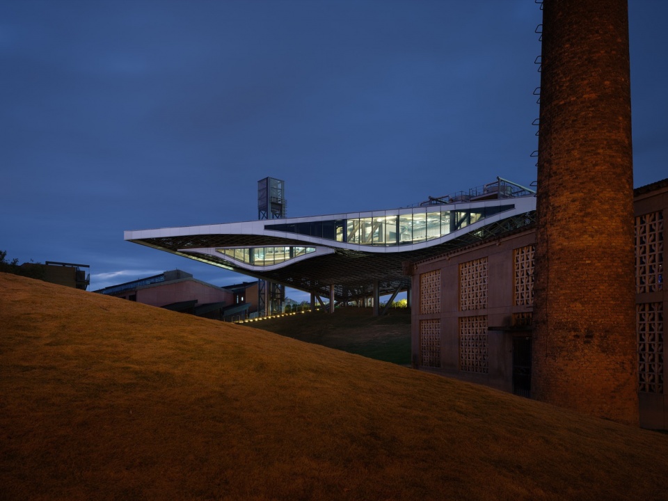 Jingdezhen Taoxichuan Cloud Engine Energy Center China by XING DESIGN
