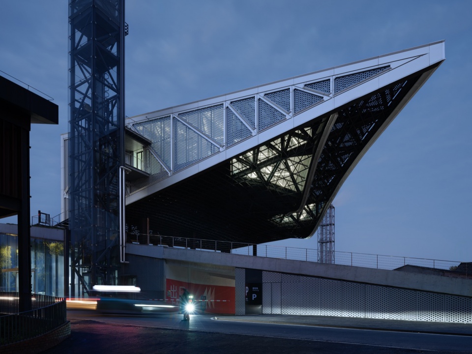 Jingdezhen Taoxichuan Cloud Engine Energy Center China by XING DESIGN