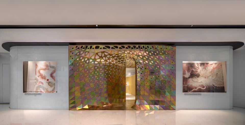 .画廊位于商场主入口 zhangyu gallery