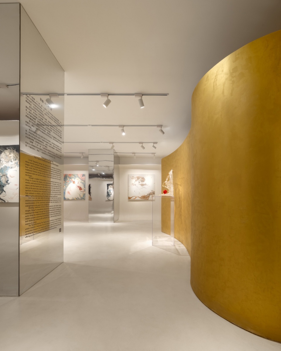 从主入口看画廊内部 zhangyu gallery