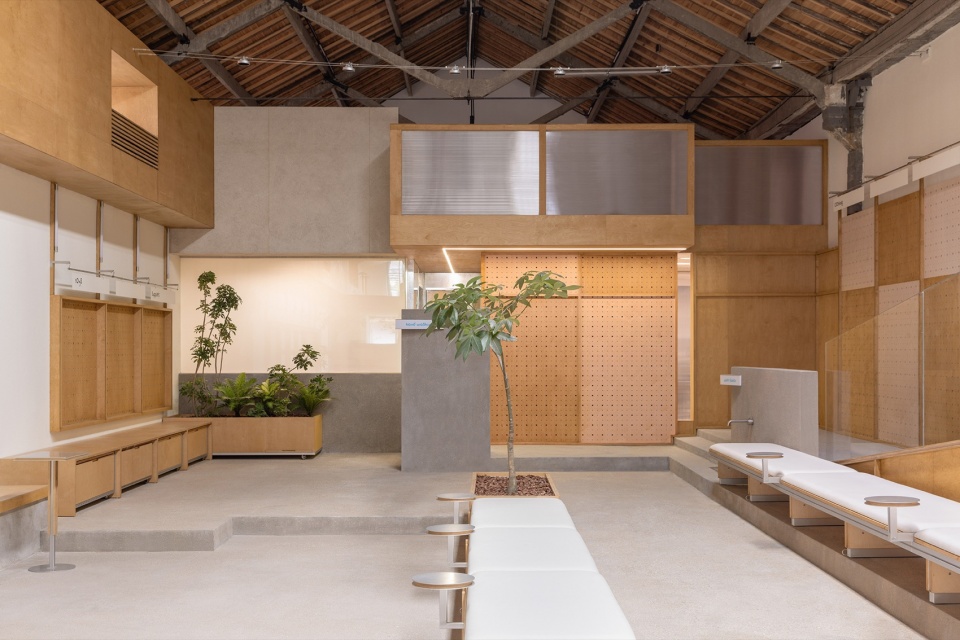 © 黑水 healing pets by informal design