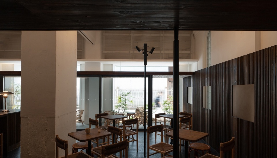 che tea house 室内看向街道1©摄影张超
