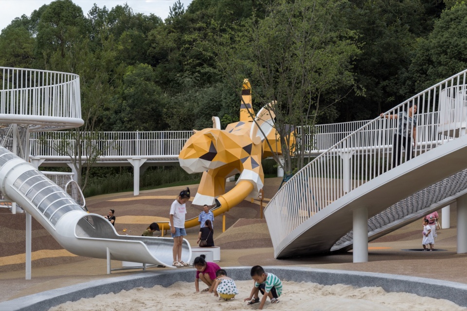 liuquan lake childrens park 08