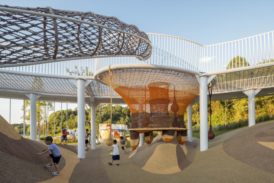 liuquan lake childrens park 19禹猇纹不仅在山丘上还在爬网上