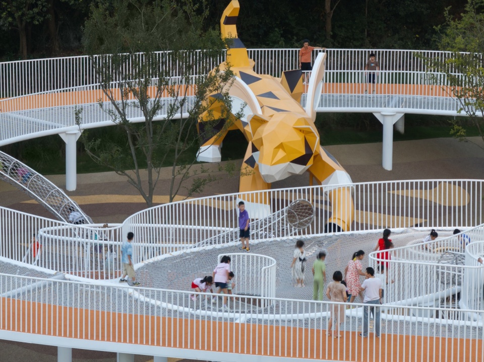 liuquan lake childrens park 27形成了无限游戏空间
