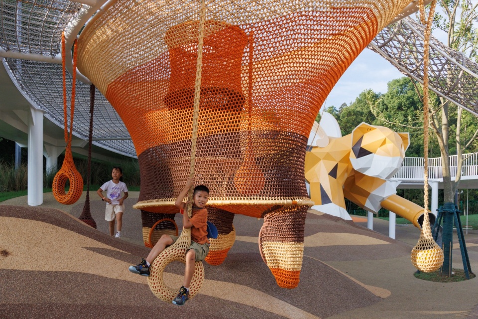 liuquan lake childrens park 36谁不喜欢在丘陵间攀着秋千做一回皮猴
