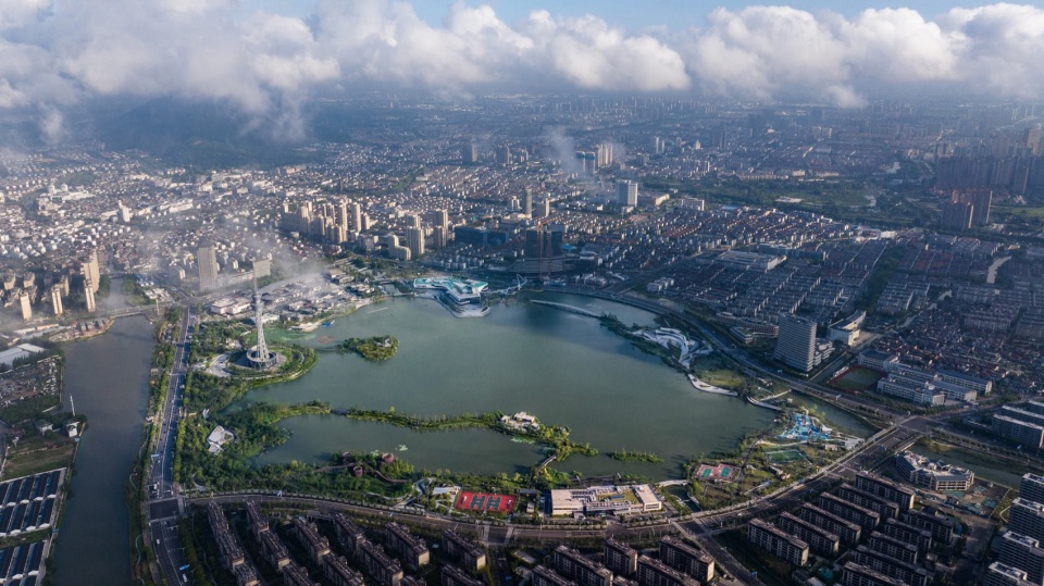 changshu qin lake park by ged
