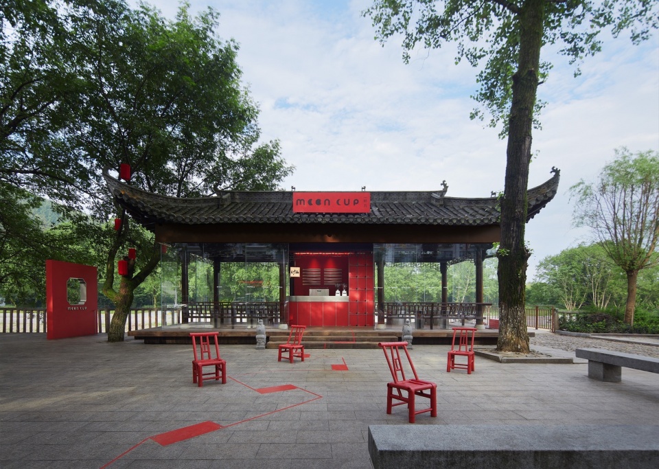 Red Pavilion under the Moon by Shejin Space Design Office