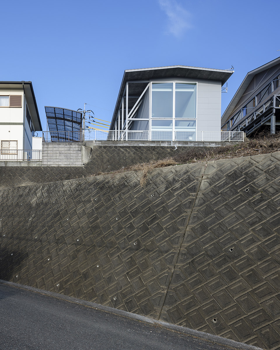 frame and window by shinji nakano architects