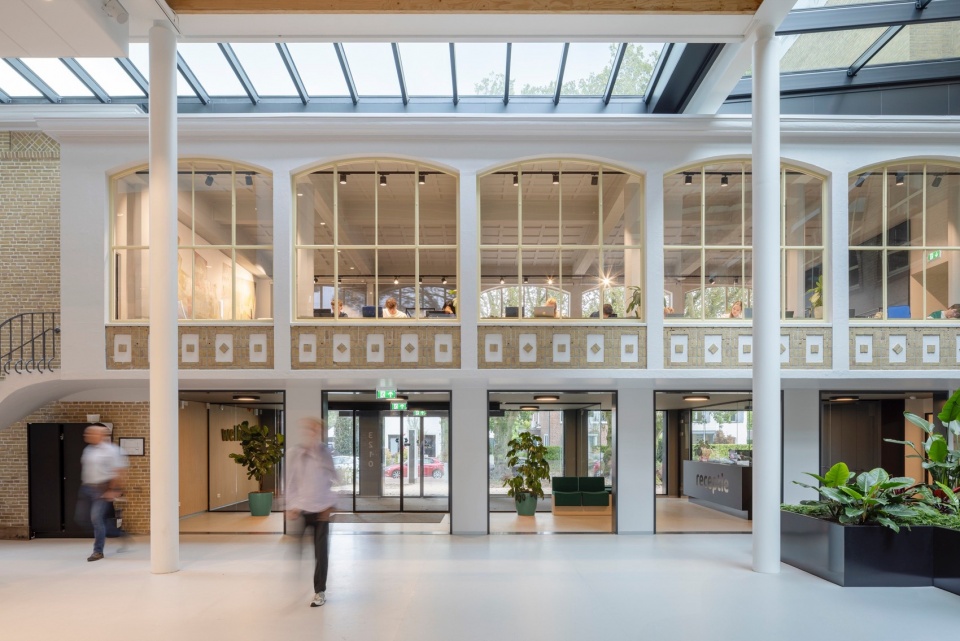 Renovation of The Van Maerlant lyceum by cepezed