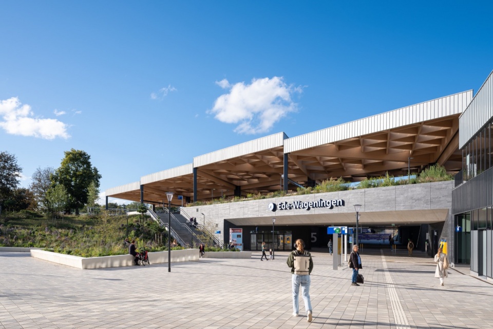 Ede Wageningen train station by Mecanoo Royal HaskoningDHV