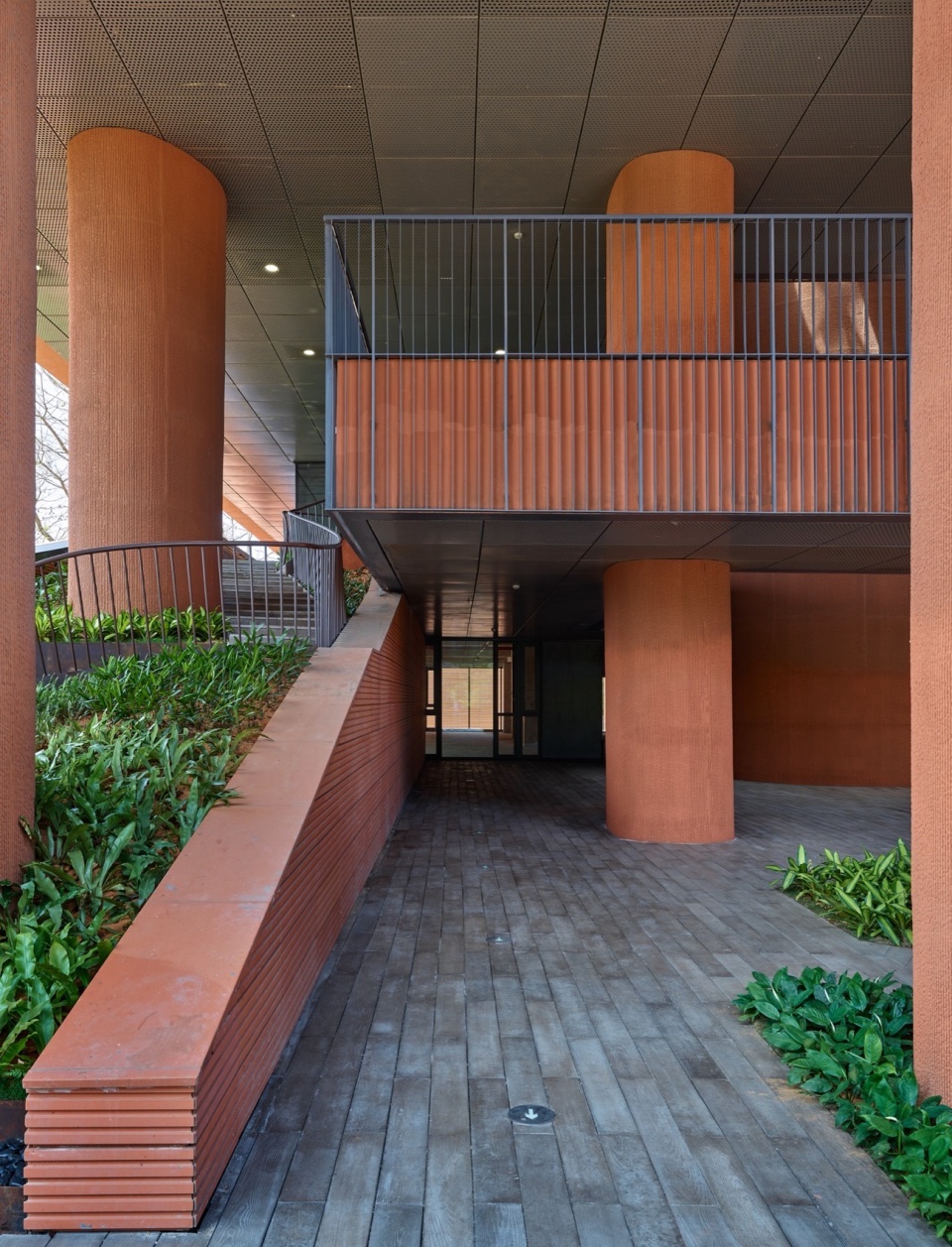 RSC Building in Hainan by SUP Atelier of THAD Beijing Tsinghua Tongheng Urban Planning Design Institute