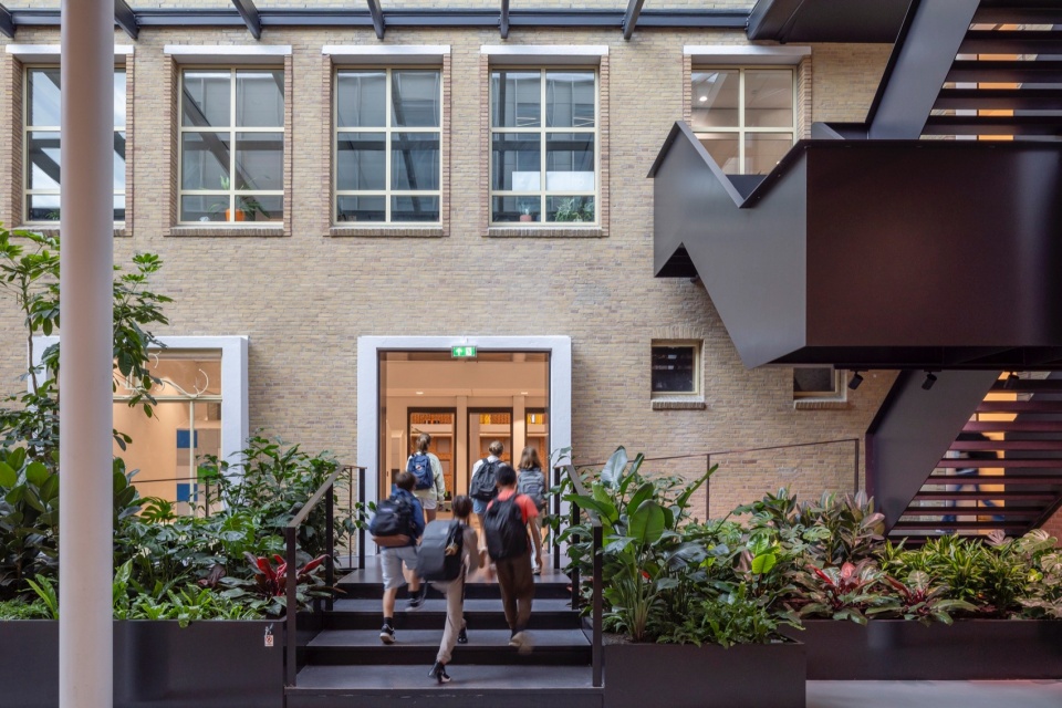 Renovation of The Van Maerlant lyceum by cepezed