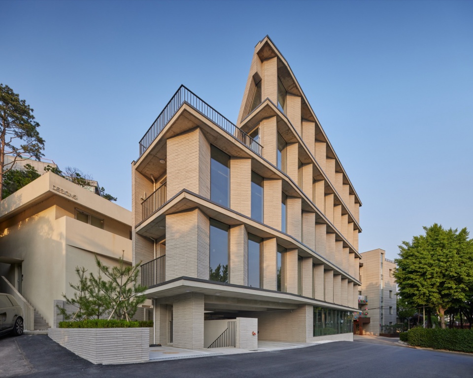 Hannam 381 Mixed Use YKH Associates