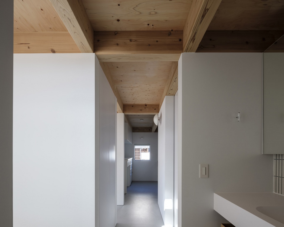 frame and window by shinji nakano architects