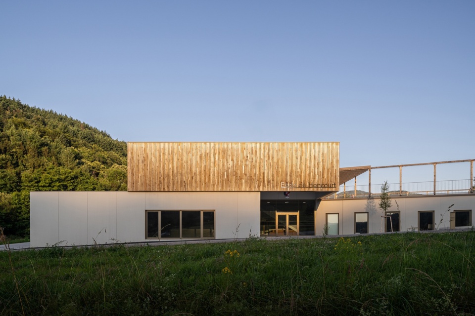 School of Honcourt f f architectes