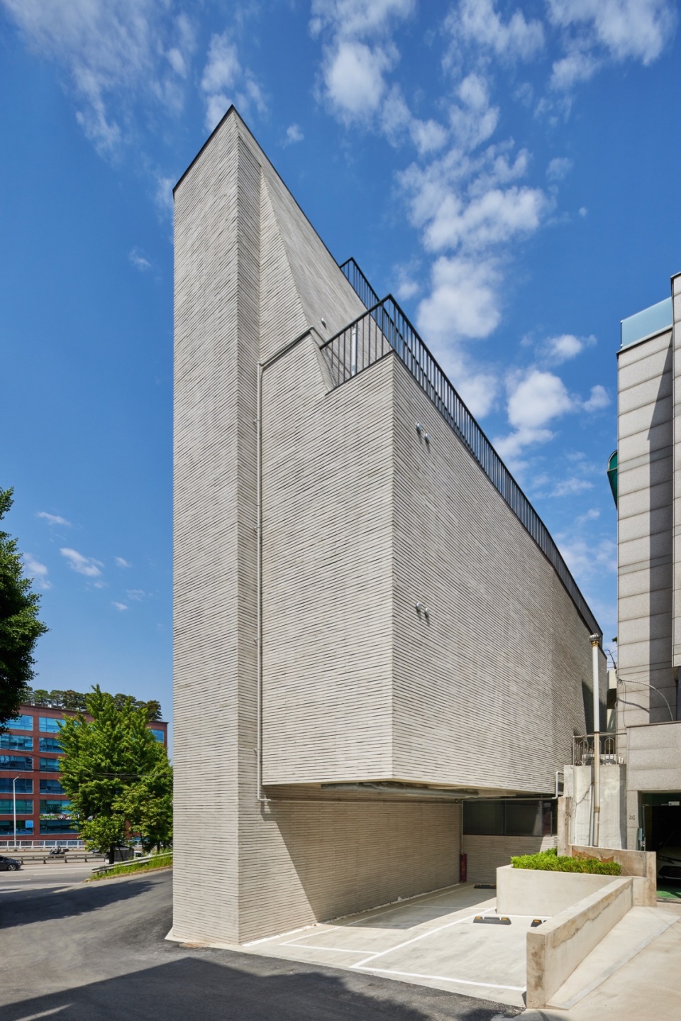 Hannam 381 Mixed Use YKH Associates