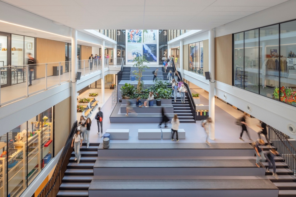 Renovation of The Van Maerlant lyceum by cepezed