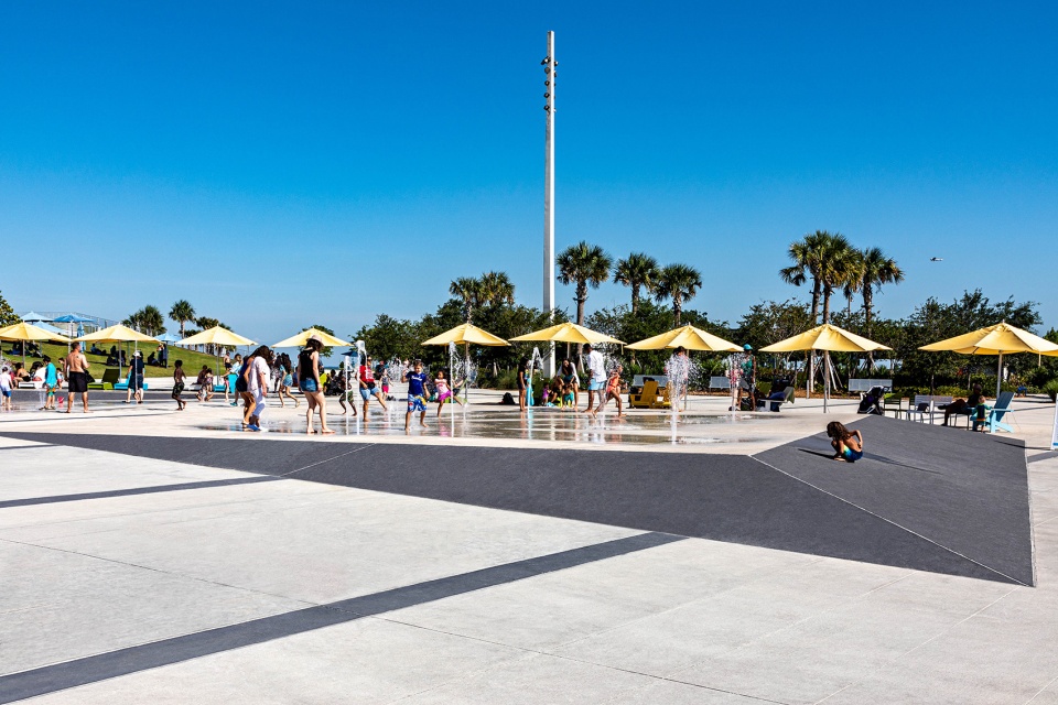 2023 ASLA URBAN DESIGN AWARD OF HONOR St Pete Pier Revitalization of Waterfront and Historic Pier Site by KEN SMITH WORKSHOP