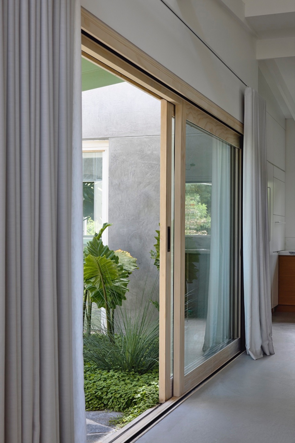 connected house by albert mo architects