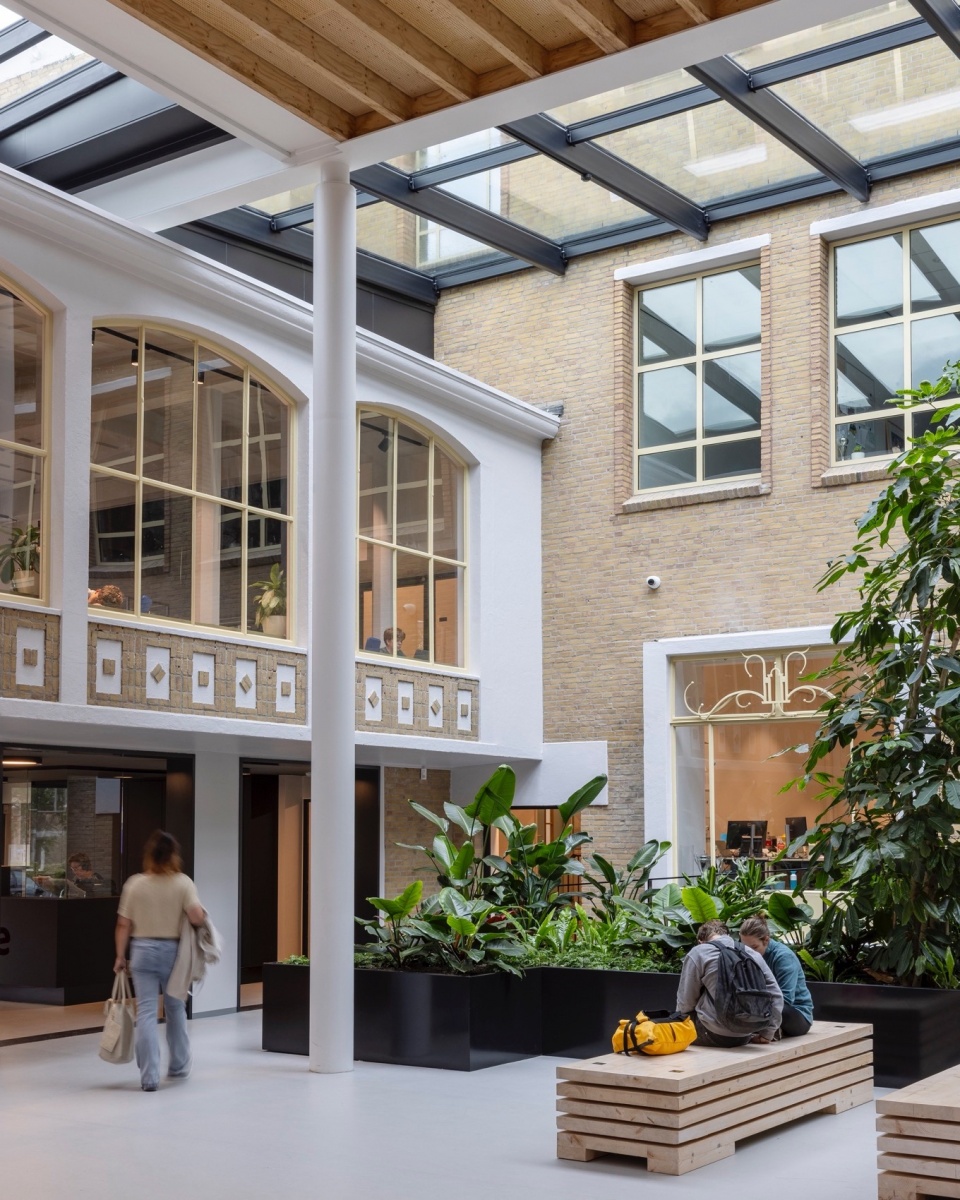 Renovation of The Van Maerlant lyceum by cepezed