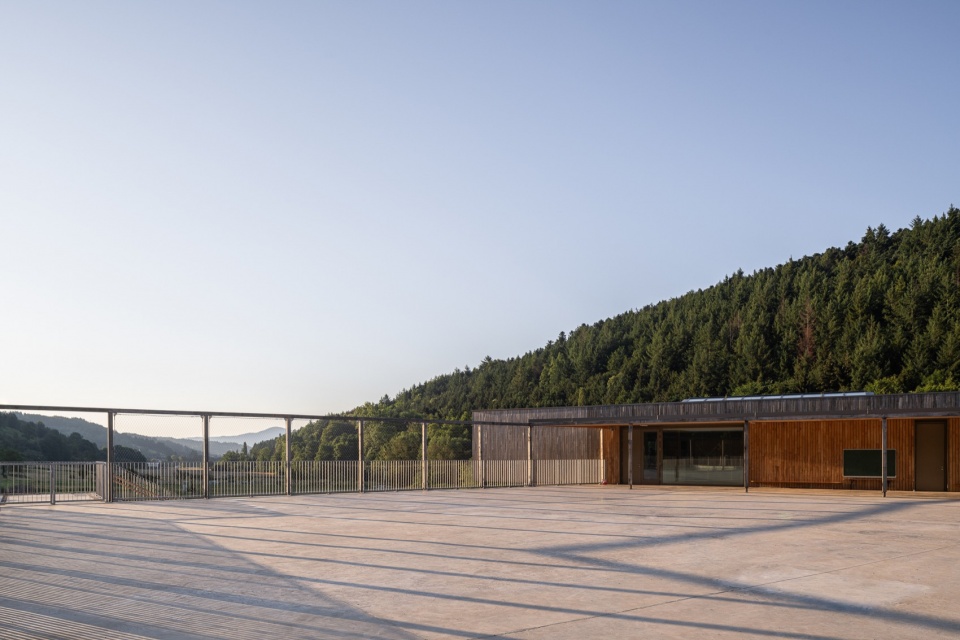 School of Honcourt f f architectes